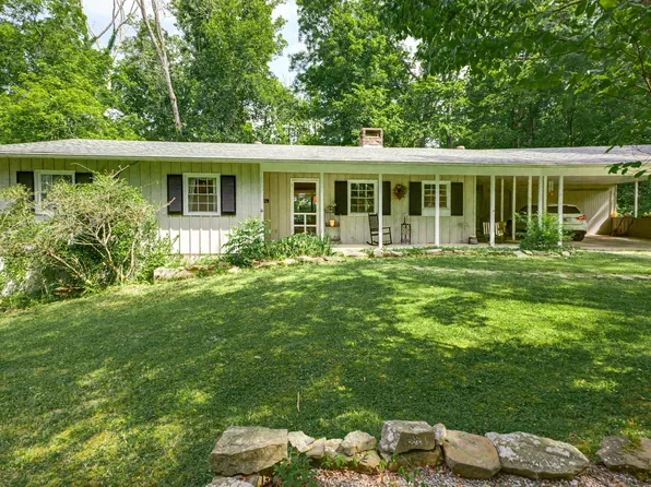 698 Highland Dr, Nashville, IN 47448
