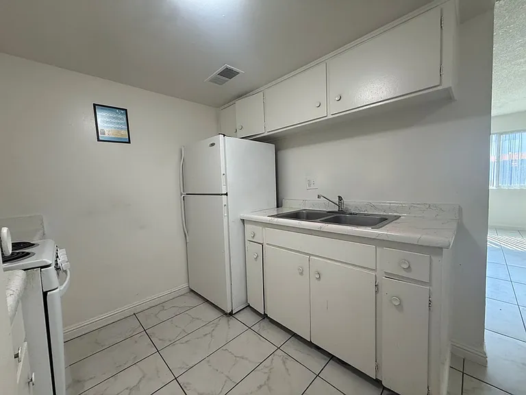 3811 Hazelwood St — Photo 6