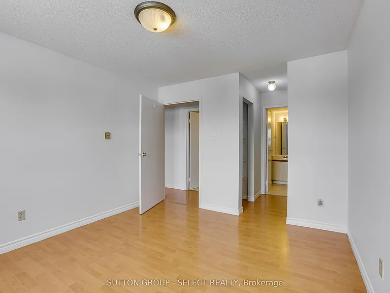 15 Jacksway Cres #315 — Photo 23
