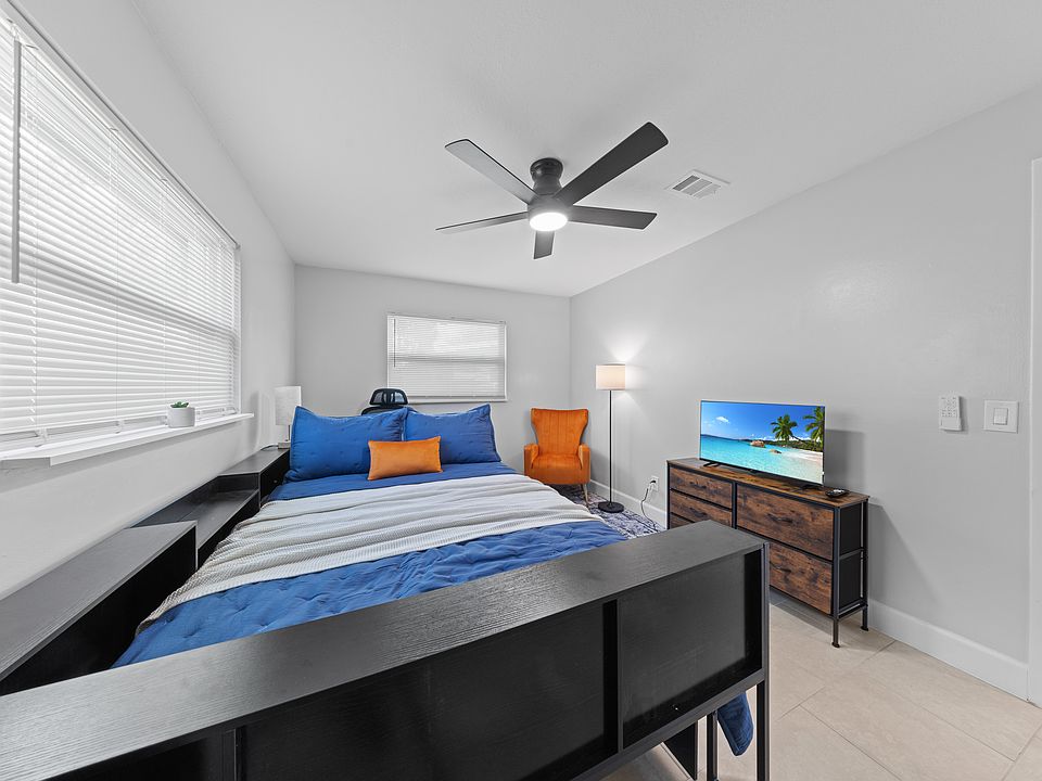 1st image of 4880 Key Largo Dr W #7