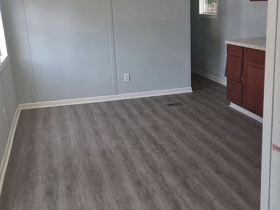 4th image of 104 Cindy Ln
