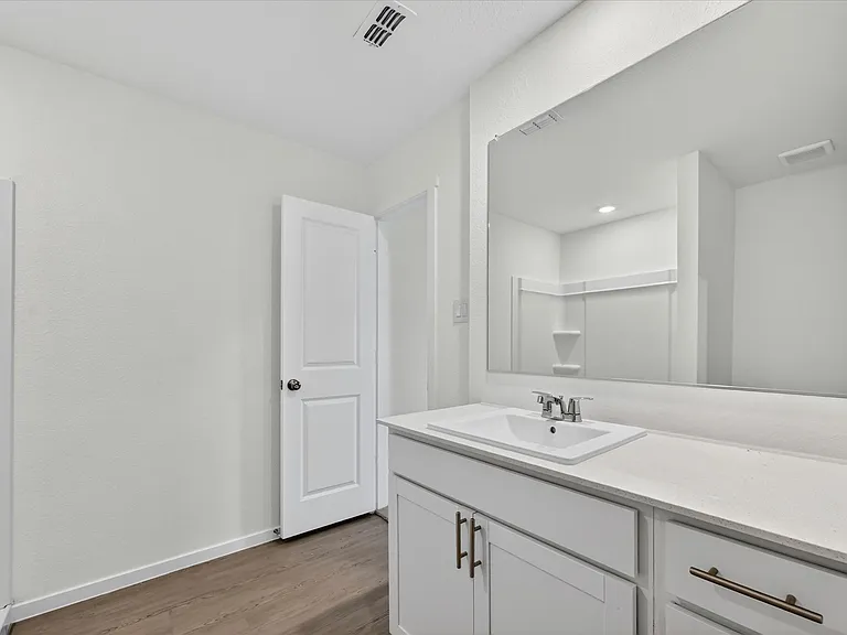 1328 Alfred St — Photo 15