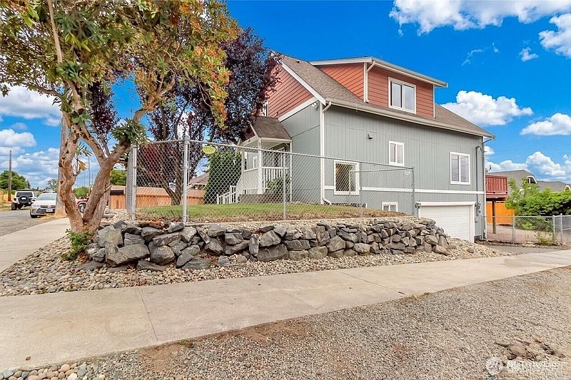 3rd image of 3565 E M Street