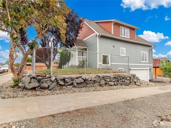 3565 E M Street, Tacoma, WA 98404