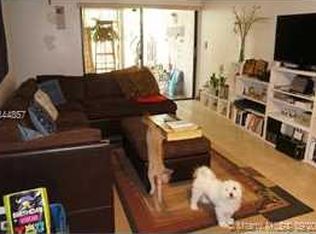 9447 Fontainebleau Blvd APT 105, Miami, FL 33172