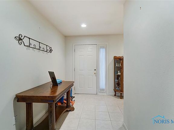 4th image of 4475 Clearwater Dr