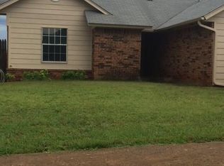 2200 NE 8th St, Moore, OK 73160