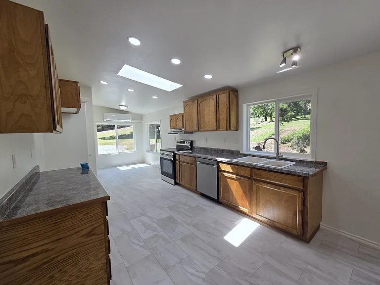 3950 Shoestring Rd — Photo 6