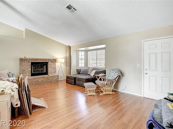 5th image of 4711 Steeplechase Ave