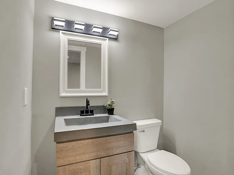 1117 E Naomi St — Photo 11