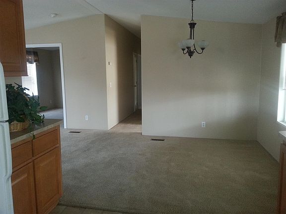 3rd image of 1600 S San Jacinto Ave Space 69