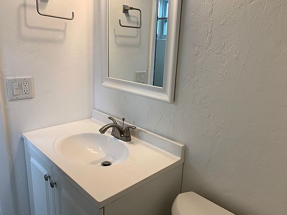 5th image of 128 Ocean Grove Dr