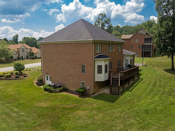 4th image of 5027 Cobblestone Dr
