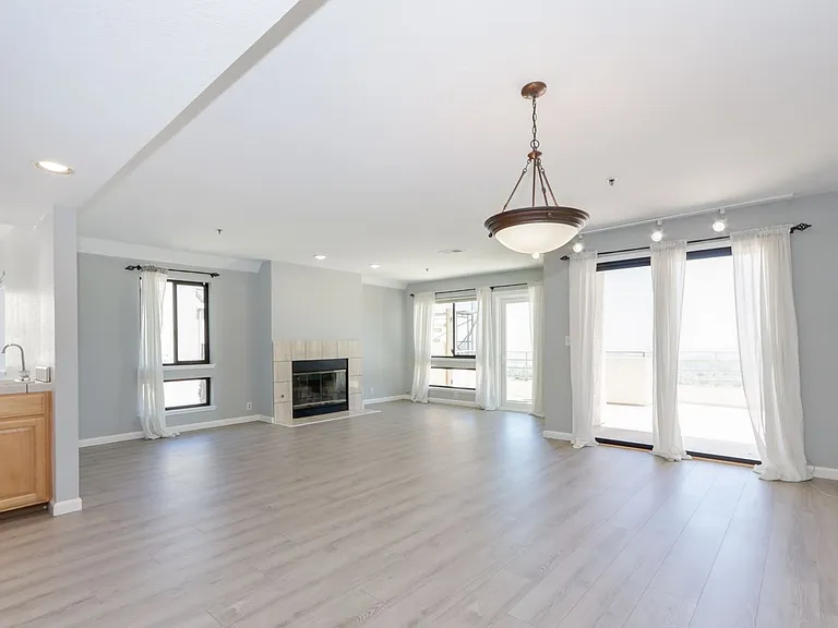 432 Portofino Dr #403 — Photo 6
