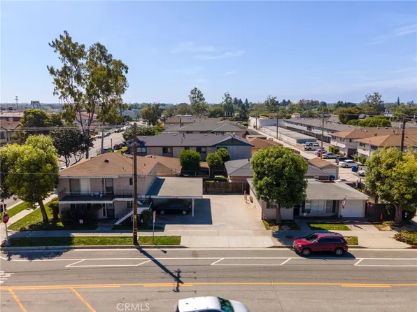 10861 Walnut St, Los Alamitos, CA 90720