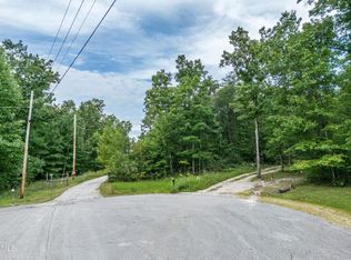 110 High Flats Rd, Monterey, TN 38574