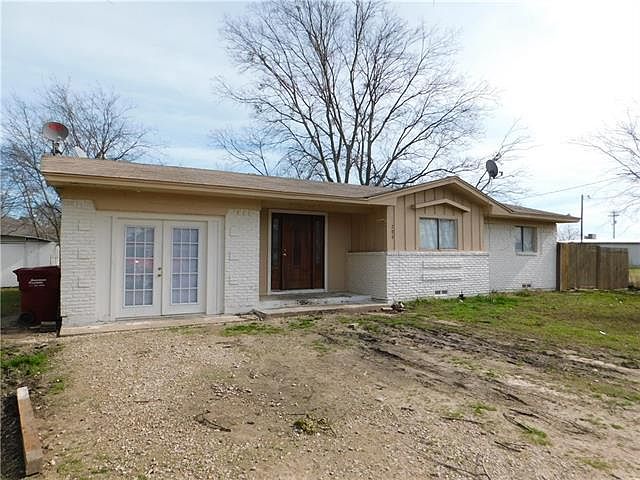 1st image of 209 Charlie Dr
