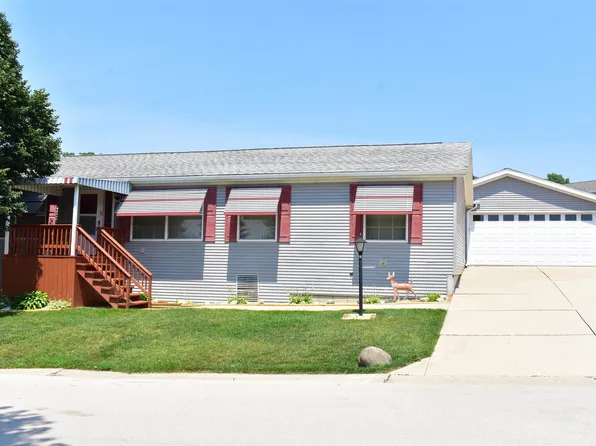 8415 Tamarack Dr, Machesney Park, IL 61115