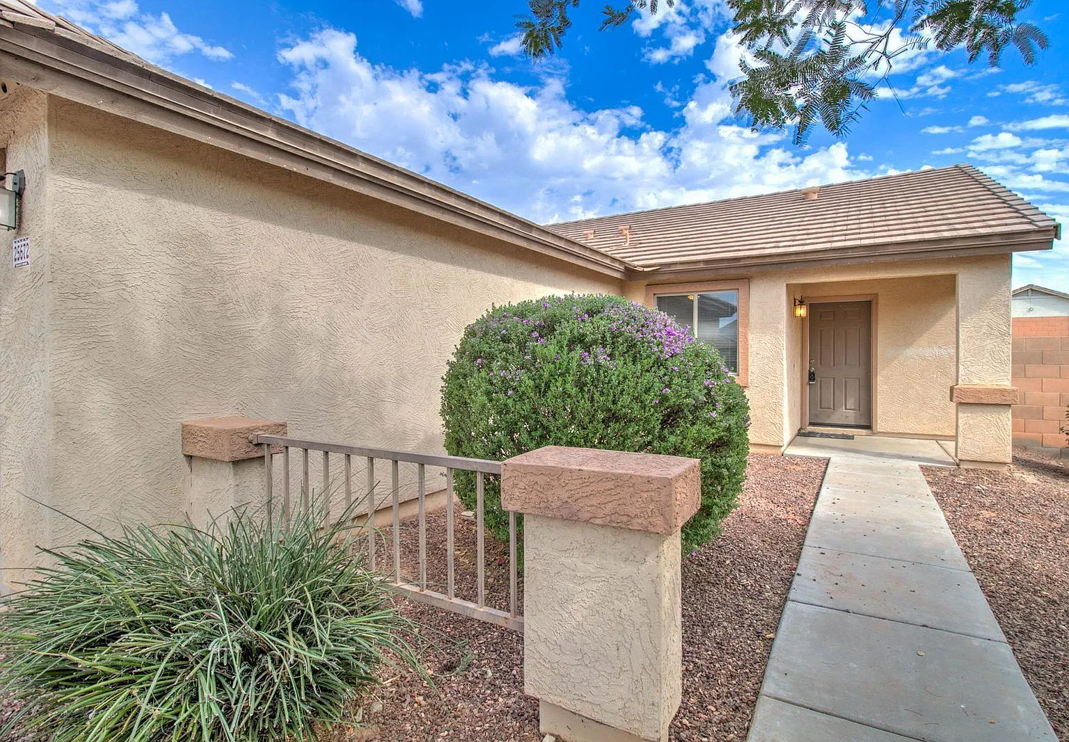 3 bed, 2.0 bath, 1138 sqft, $1,700 — Photo 4