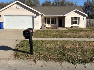 1625 W 14th Street Pl, Junction City, KS 66441