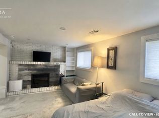 8 Banff Dr #2, Hamilton, ON L8T3B5