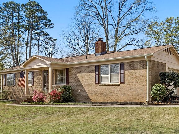 5th image of 305 Vine Hill Rd