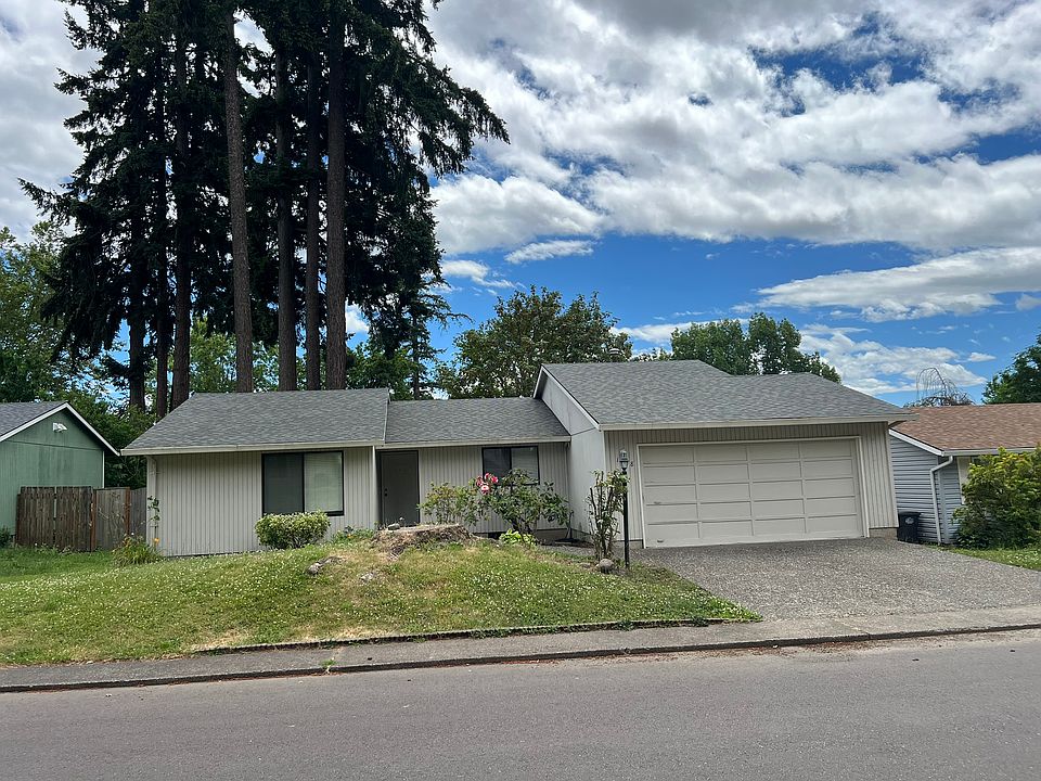 1st image of 1078 SE Fir Grove Loop