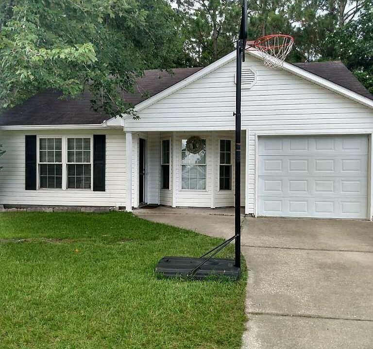 1st image of 253 Sandalwood Cir