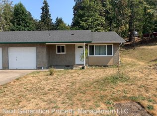 585 S 70th Pl, Springfield, OR 97478