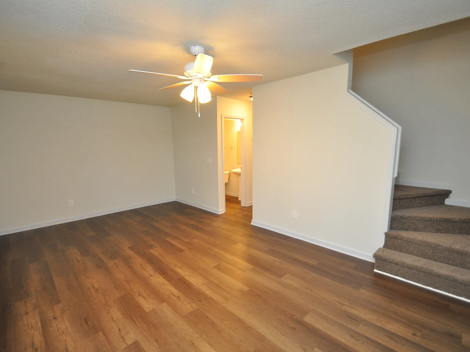 Immaculate 3 Bedroom Raleigh Townhome Available Immediately — Photo 4
