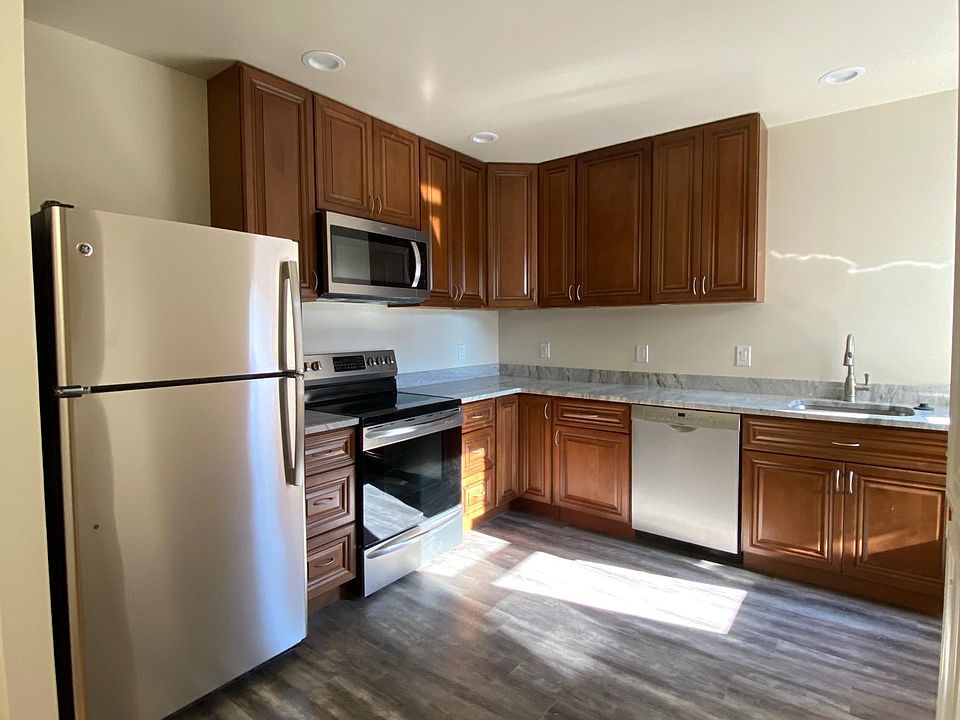kitchen, micro wave gas stove, dishwasher