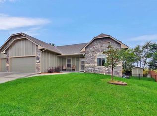 1401 E Summerlyn Dr, Derby, KS 67037