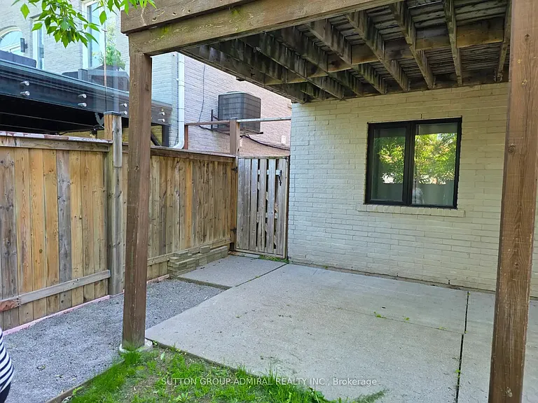 115 Stonebriar Dr #LOWER — Photo 10