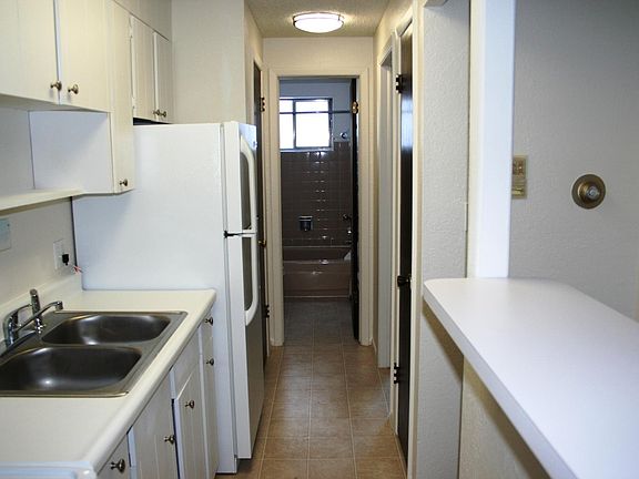 4th image of 840 N Washington St APT 313