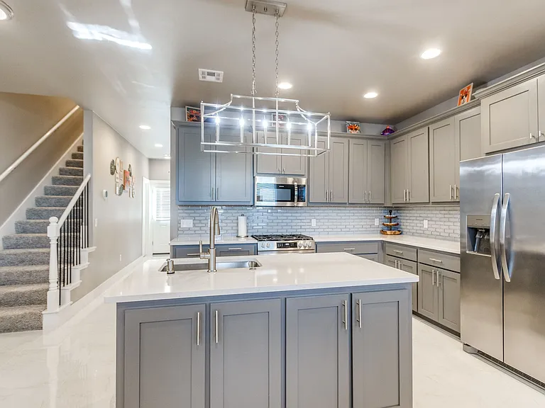 609 Abadan Dr — Photo 8