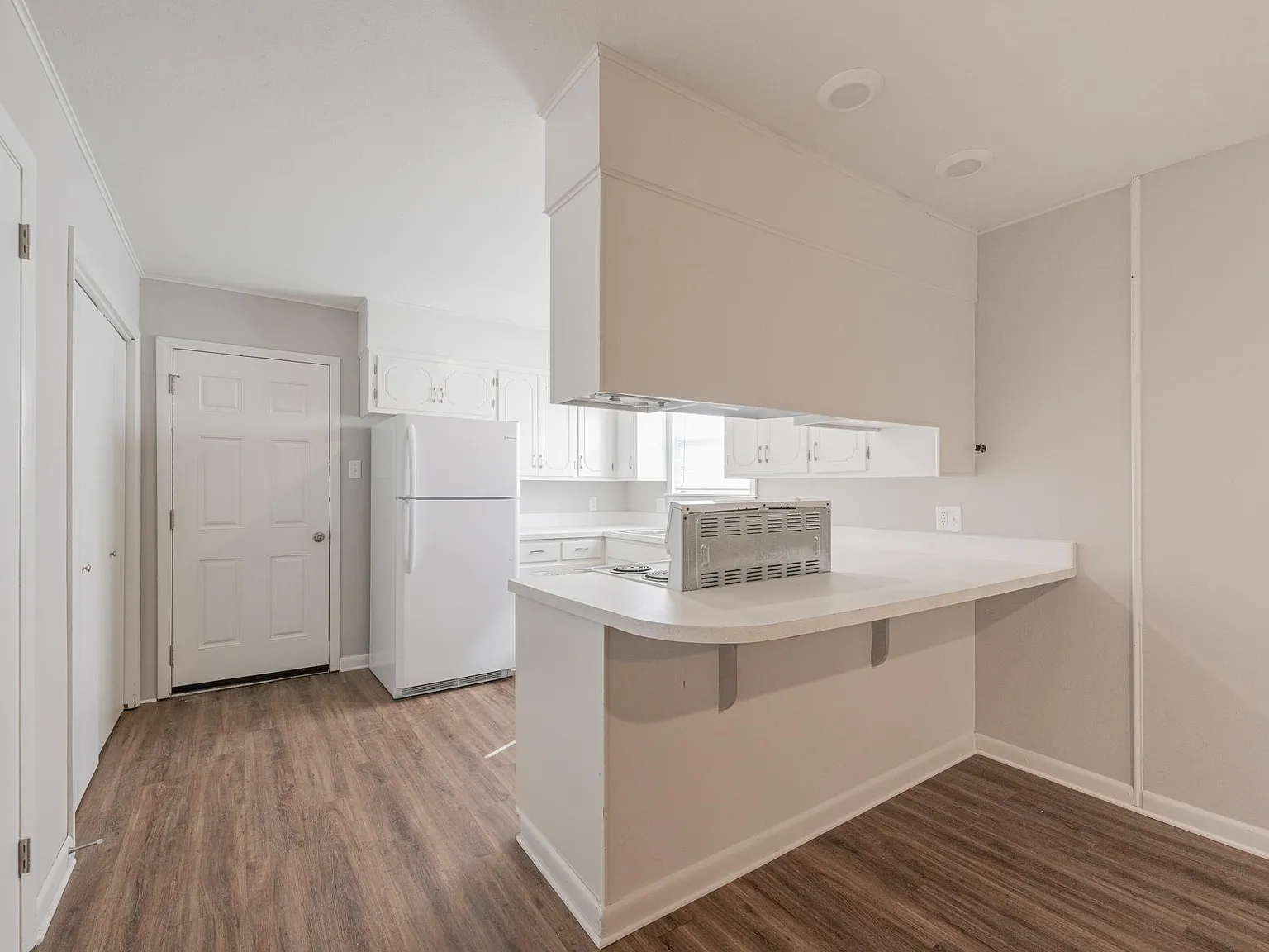 2 bed, 1.5 bath, 900 sqft, $850 — Photo 4