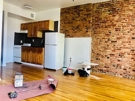 3rd image of 378 Quincy St #3