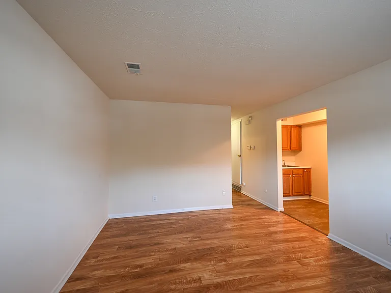 1503 Summit St #B — Photo 2