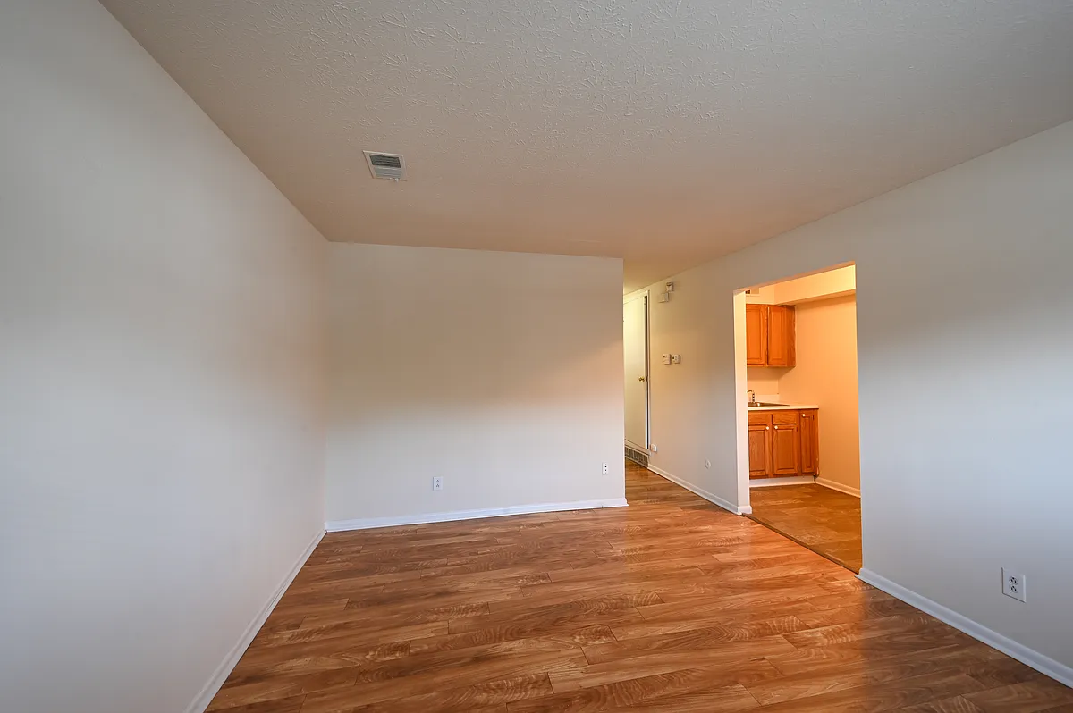 Building Photo - 1503 Summit St #B