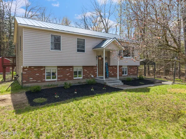 521 N Creek Road, Greenfield Center, NY 12833