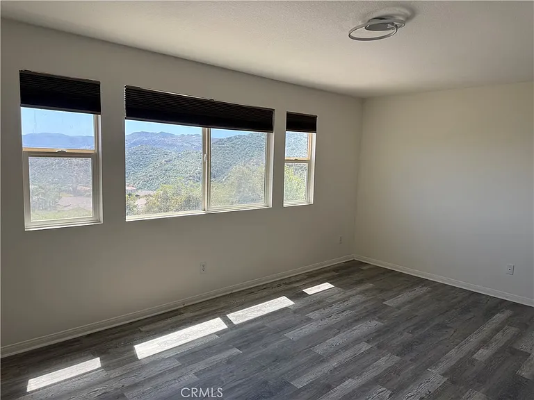 29204 Gateway Dr — Photo 22
