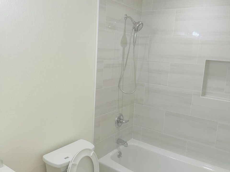 1st image of 2209 Leland Ct #2209