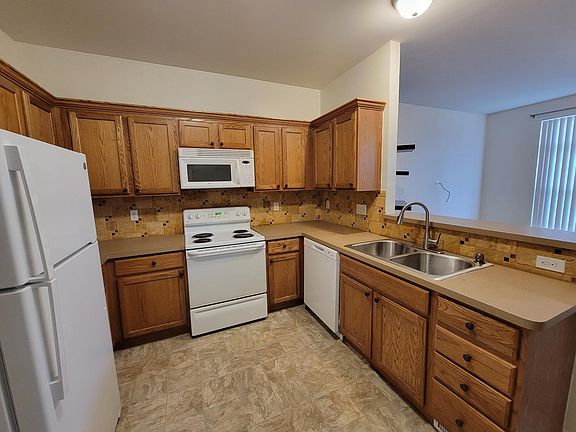 2nd image of 14393 Vauxhall Dr