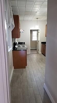 2nd image of 75 Franklin St #1