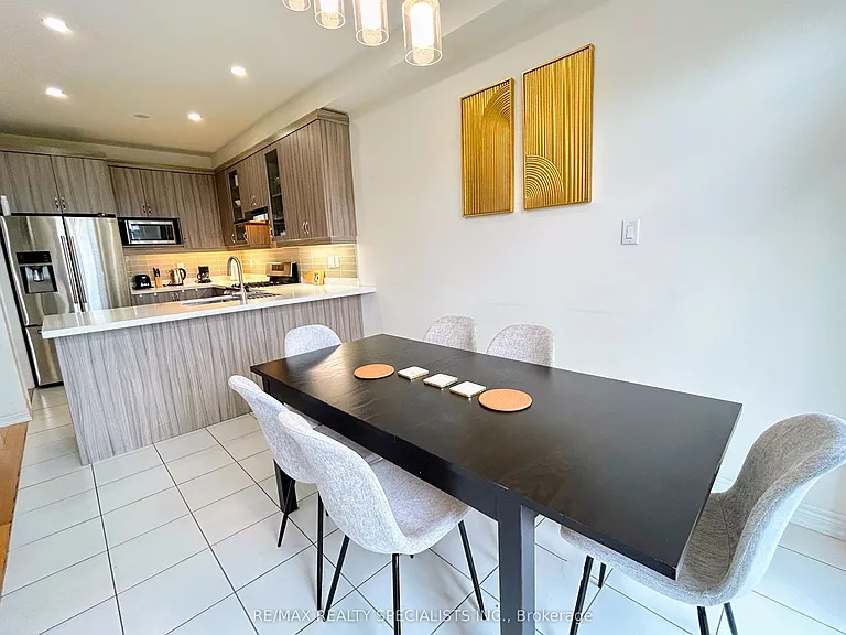 55 Dufay Rd — Photo 12