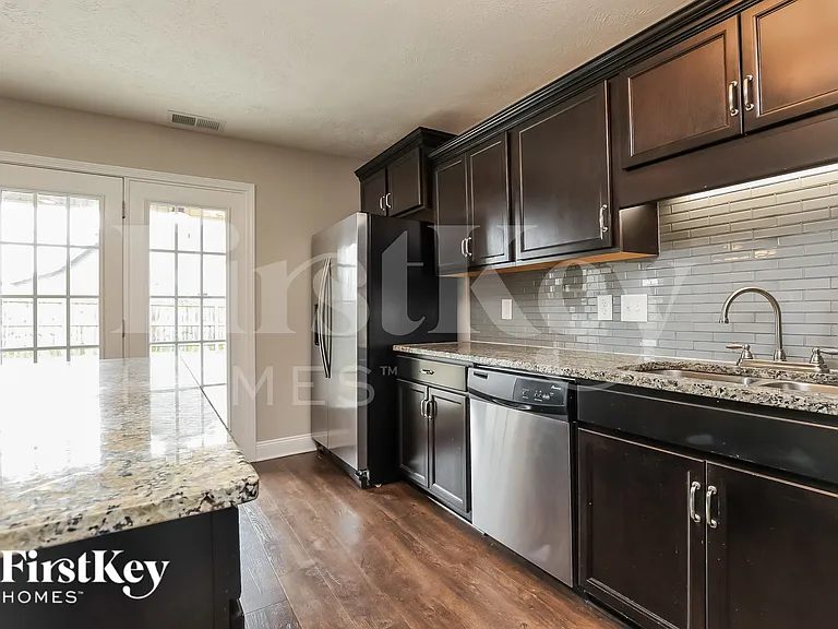 1280 Eagles View Dr — Photo 7