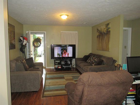 2nd image of 1020 Joshua Loop