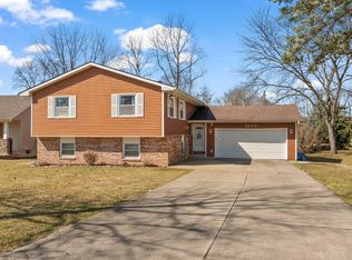 1659 Sunnyslope Dr, Crown Point, IN 46307