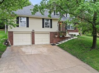 903 Forest Dr, Excelsior Springs, MO 64024
