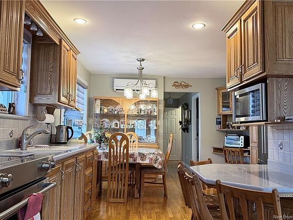 4th image of 410 Tobique St